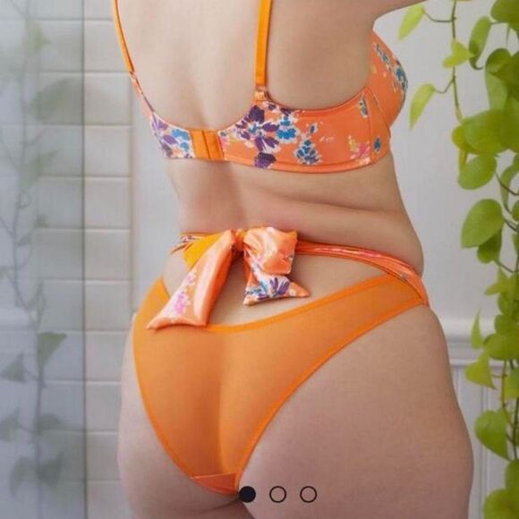 Savage X Fenty Orange Floral Lightweight Panty Size Medium - Picture 2 of 5